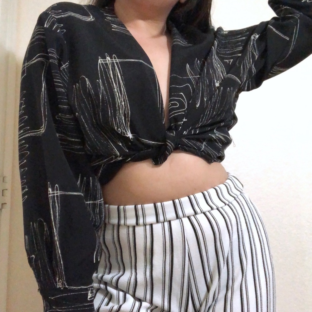 Geo Abstract Blouse - Picture 4 of 4